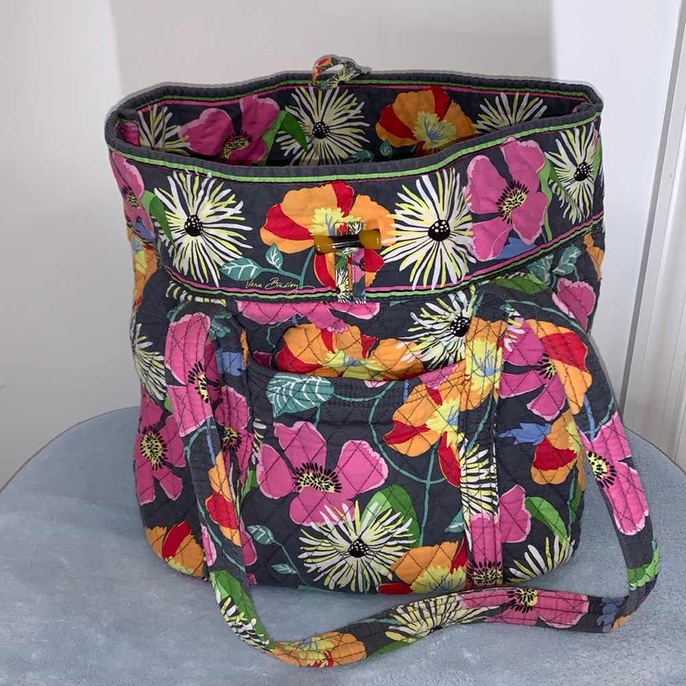 Vera Bradley tote and jazzy blooms pattern